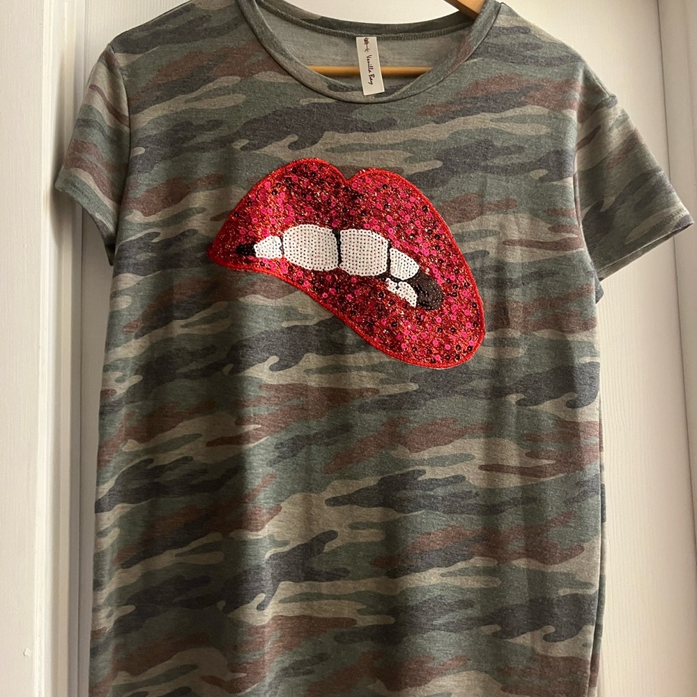 Zara Camo Tee with Red Sequin Lips